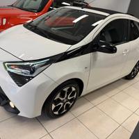 Toyota Aygo Connect 1.0 VVT-i 72 CV 5 porte x-wave