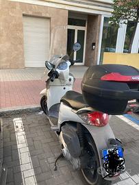 Scarabeo 200