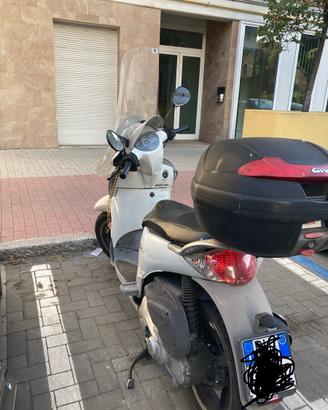 Scarabeo 200