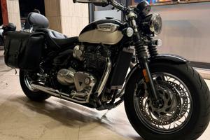 TRIUMPH BONNEVILLE 2023