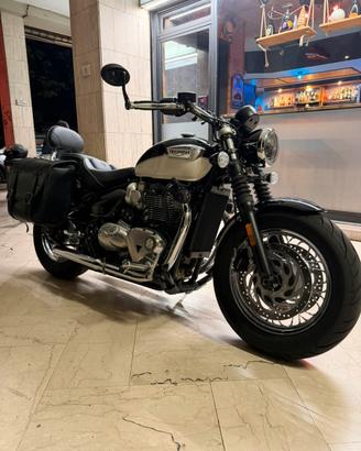 TRIUMPH BONNEVILLE 2023
