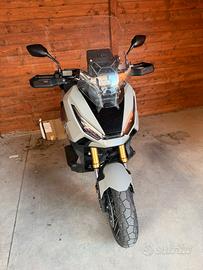 HONDA x-ADV 750