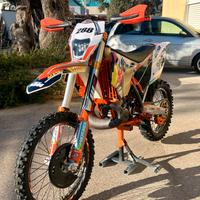 Ktm Exc 300 Six Days targata da vetrina 2015