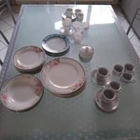 set piatti e tazzine 