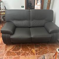 N. 2 divani