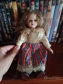 bambola antica di porcellana 