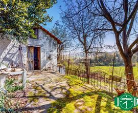 CASA INDIPENDETE IMMERSA NEL VERDE !!
