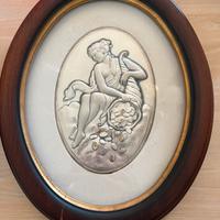 Bassorilievo in argento artigianale fatto a mano.