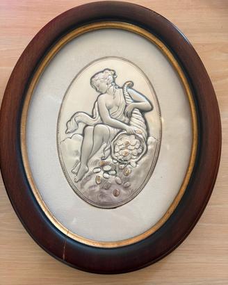 Bassorilievo in argento artigianale fatto a mano.