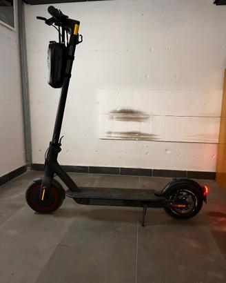 Monopattino Xiaomi pro 2