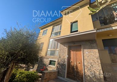 Appartamento a piano primo con due camere e cantin