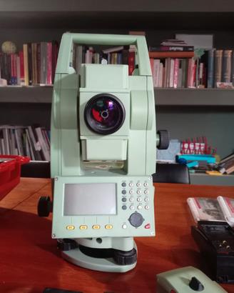 Stazione Totale Leica Geosystems TCR 805 ULTRA