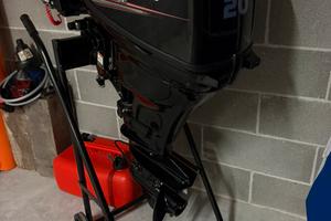 Gommone con motore FB 4 T quasi nuovo