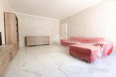 4 LOCALI A GIOIA DEL COLLE