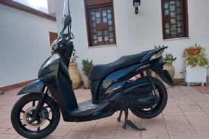 Honda SH 300 più ricambi 