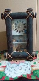 Diorama box artigianale con orologio