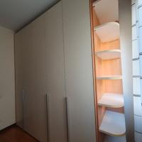 Armadio guardaroba con libreria