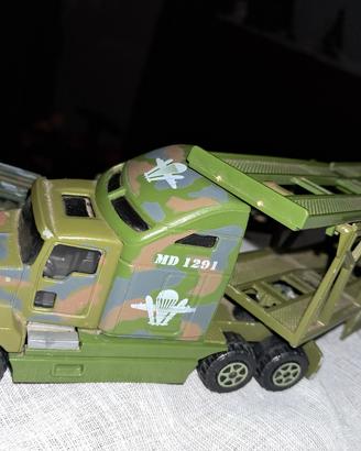 Camion trasportatore military  vintage 