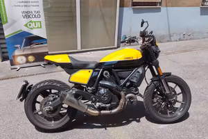 DUCATI Scrambler 800 Full Throttle