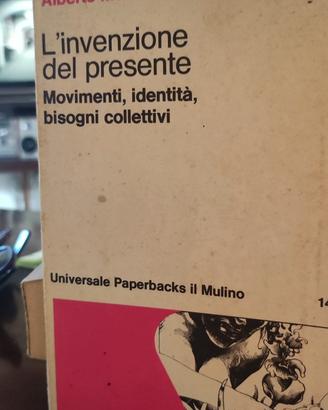 l'invenzione del presente. movimenti virgole ident