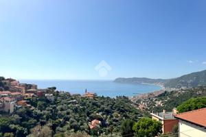 3 LOCALI A ALASSIO