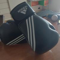 Guanti da boxe poco usati