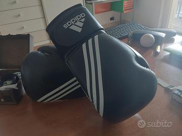 Guanti da boxe poco usati