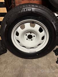 Cerchi e gomme Defender