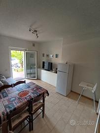 Sul lungomare piano terra con giardino