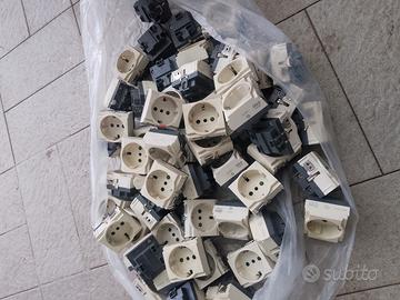 materiale elettrico Vimar idea bianco