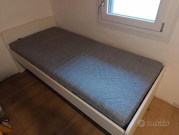 Letto singolo con materasso