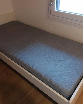 Letto singolo con materasso