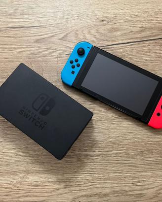 Nintendo switch V2 come nuova
