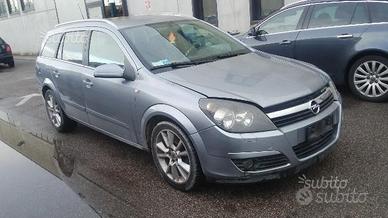 Opel astra h anno 2005 ricambi usati