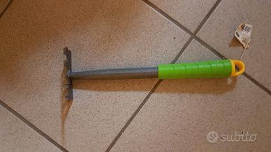 Rastrello da giardinaggio