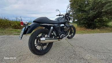 Moto guzzi v7