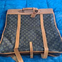 Porta abiti Louis Vuitton NON ORIGINALE