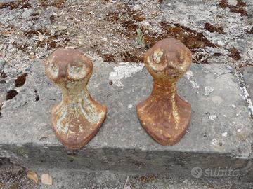 Coppia di piedi per vasca in ghisa vintage