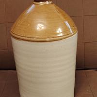 Bottiglione antico di ceramica del 1943