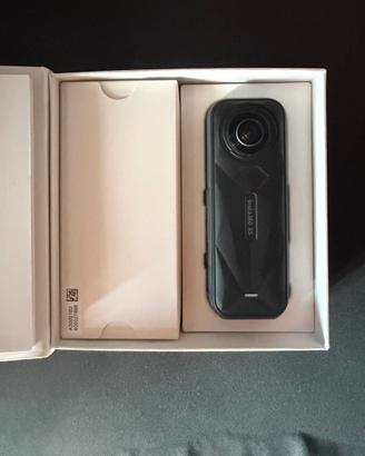Insta360 X5
