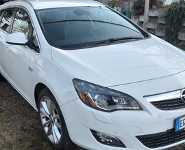 Opel Astra j sport tourer 1,4 turbo 140 CV cosmo