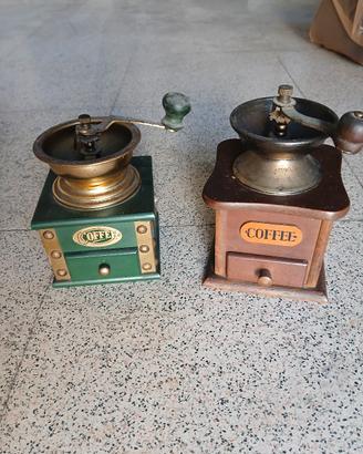 2 Macinini da caffè vintage