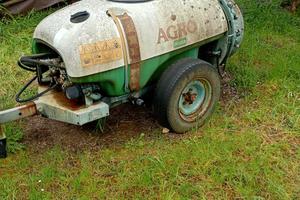 Vecchia irroratrice AGRO 600 litri