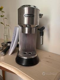 Macchina caffè DeLobghi dedica ec685