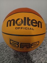 Due palloni basket Molten mod. B5R2