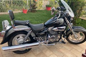 Moto coreana HYOEUNG Aquila 250