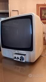 televisore vintage Mivar modello 12BN4V.