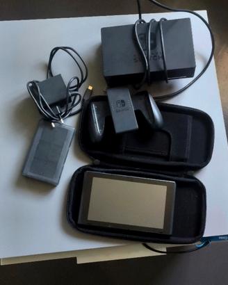 Nintendo Switch (Tablet + Accessori) 