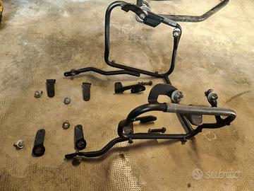 Telai x valigie laterali GIVI V35 per Yamaha XJ6