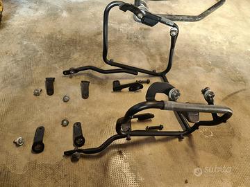 Telai x valigie laterali GIVI V35 per Yamaha XJ6